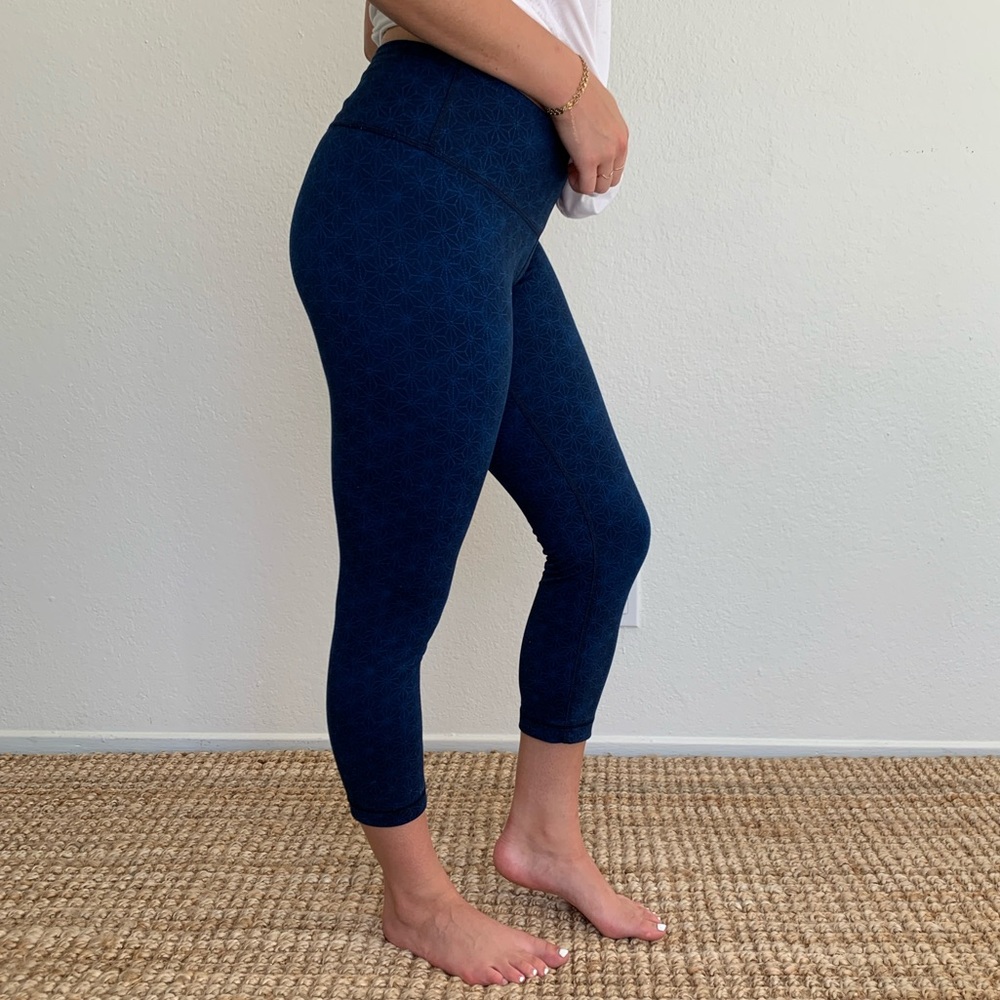 Lululemon Mid Rise Diamond Star Crop Leggings